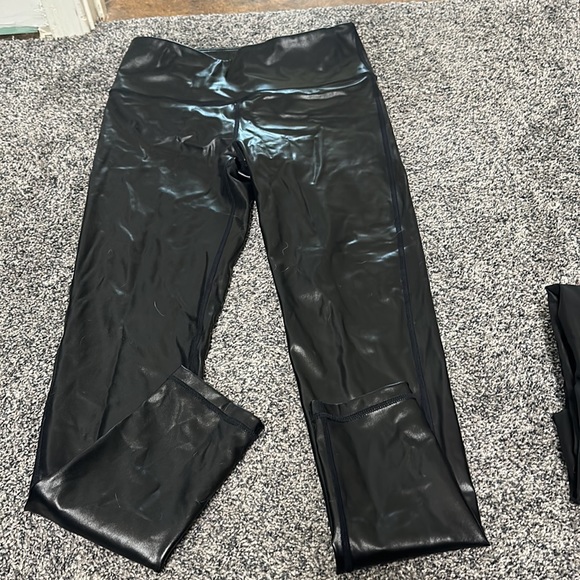 Leggings - Picture 2 of 3